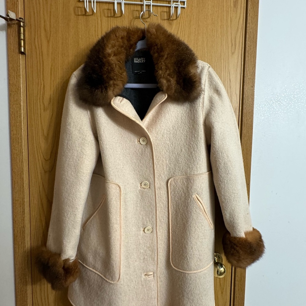 Crème color wool coat with fur trim - Picture 1 of 3